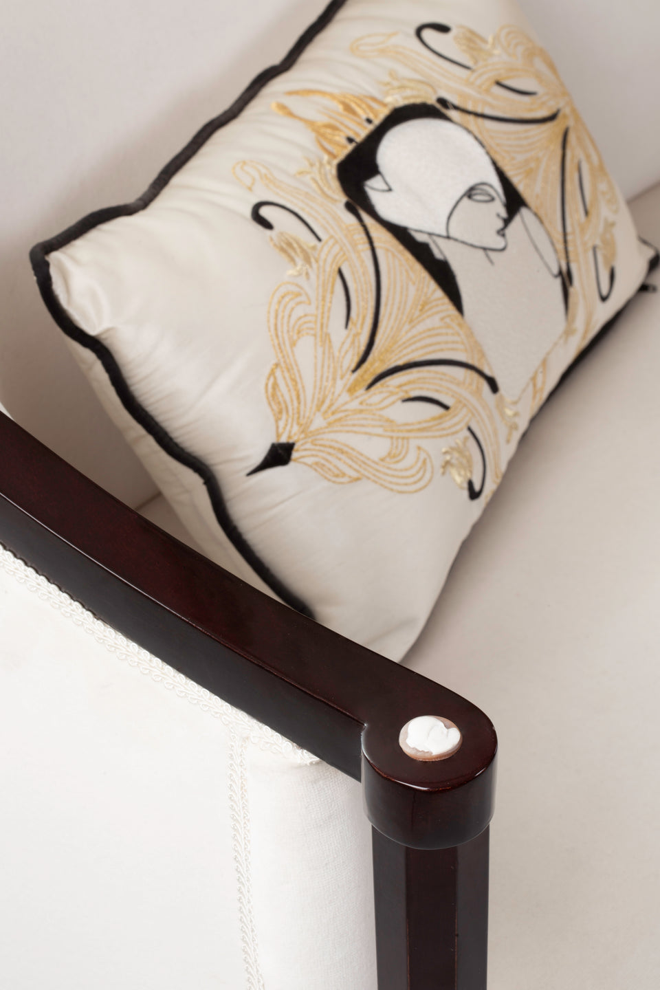 Lorsky divanetto in velluto con cammei